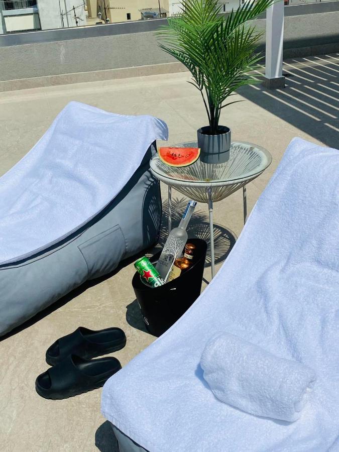 אתונה New 2Bd Aprt With Shared Rooftop Pool E2 מראה חיצוני תמונה