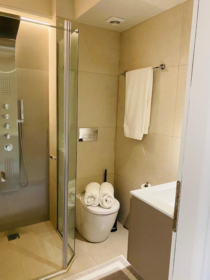 אתונה New 2Bd Aprt With Shared Rooftop Pool E2 מראה חיצוני תמונה