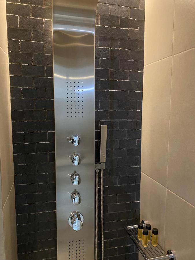 אתונה New 2Bd Aprt With Shared Rooftop Pool E2 מראה חיצוני תמונה