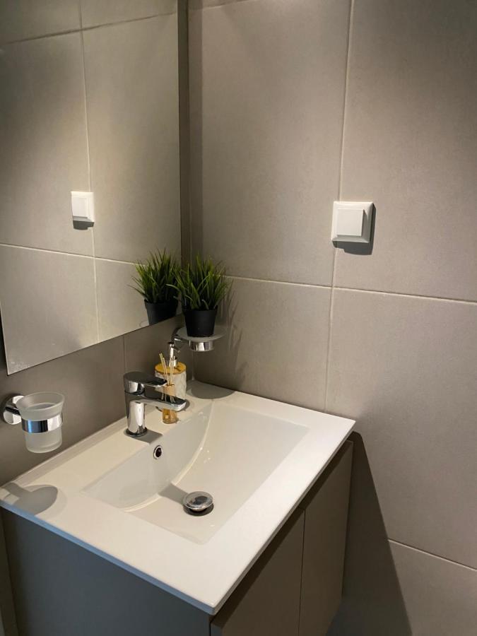אתונה New 2Bd Aprt With Shared Rooftop Pool E2 מראה חיצוני תמונה