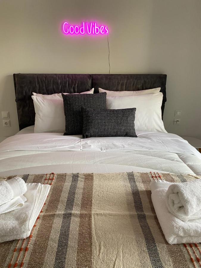 אתונה New 2Bd Aprt With Shared Rooftop Pool E2 מראה חיצוני תמונה